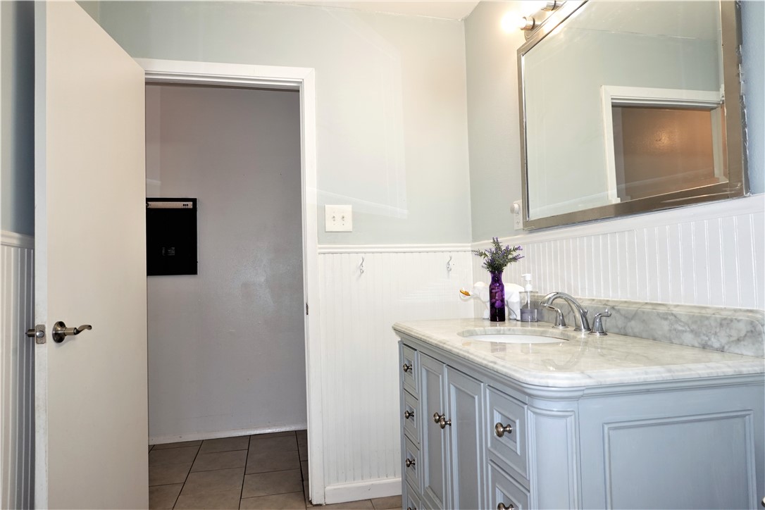 1017 E Huntington Property Photo 24