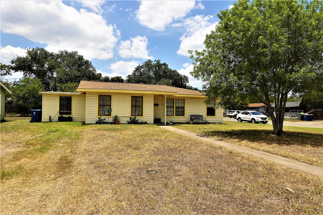 1017 E Huntington Property Photo 39