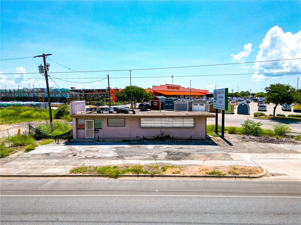 4014 S Port Ave Property Photo 9