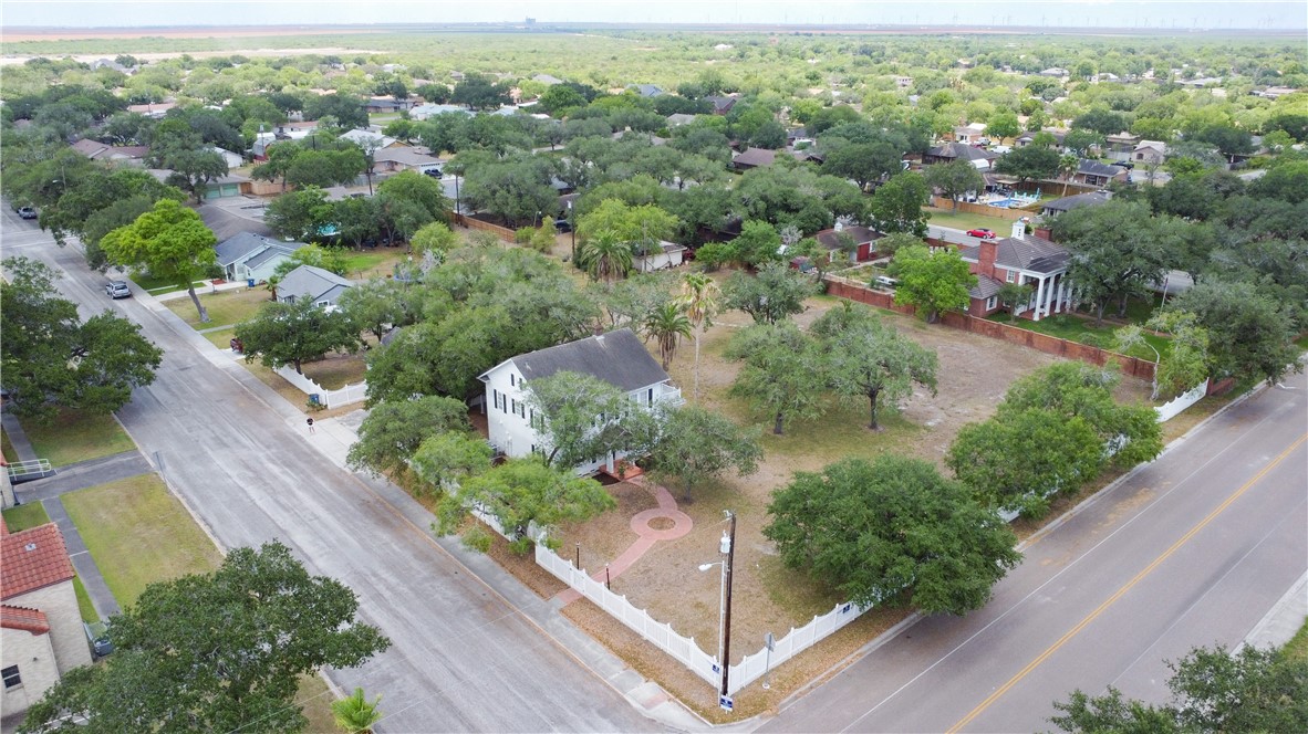 203 S Bowie St Property Photo 2