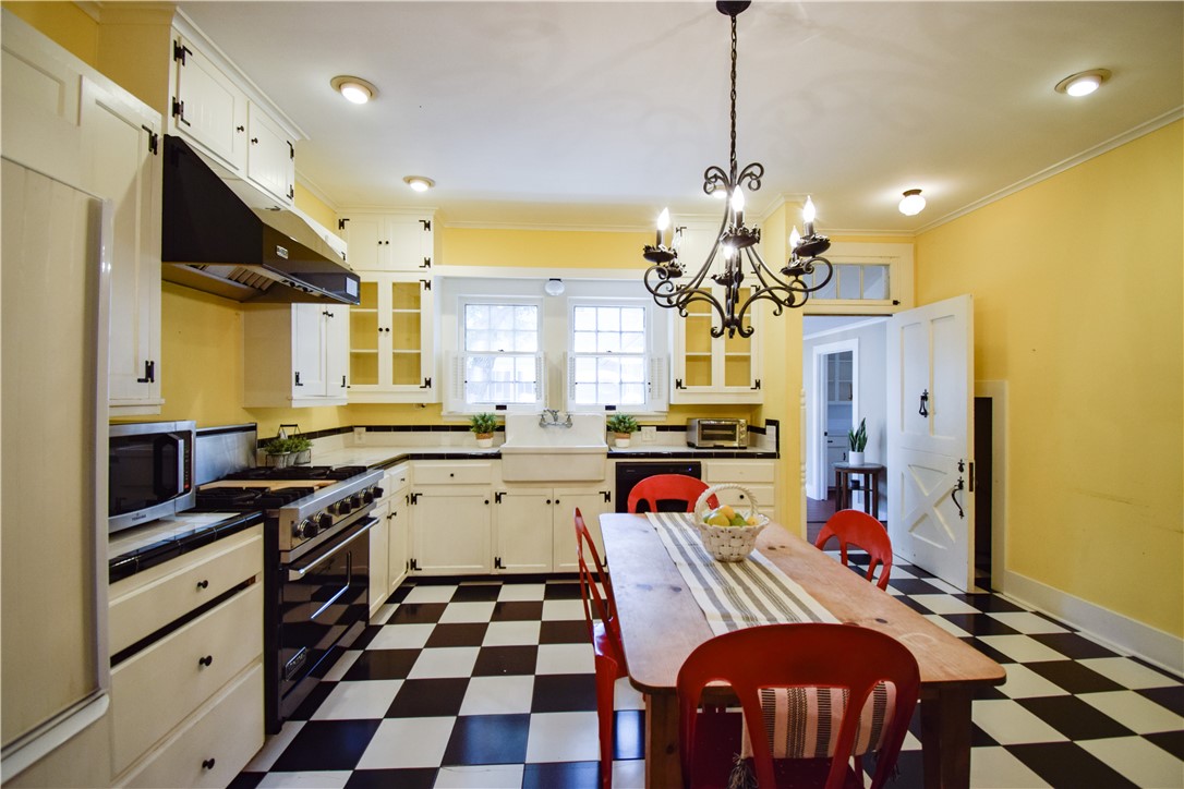 203 S Bowie St Property Photo 7