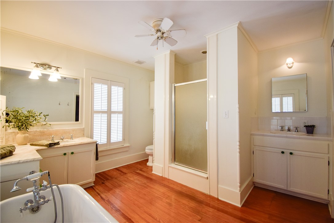 203 S Bowie St Property Photo 16