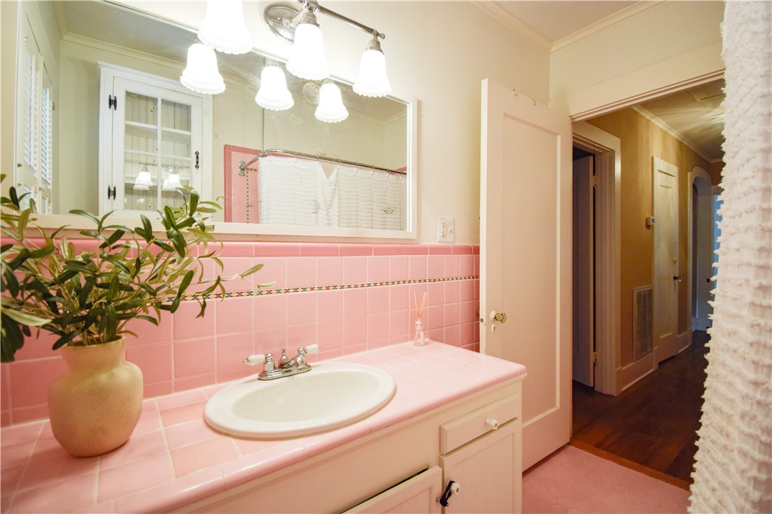 203 S Bowie St Property Photo 18