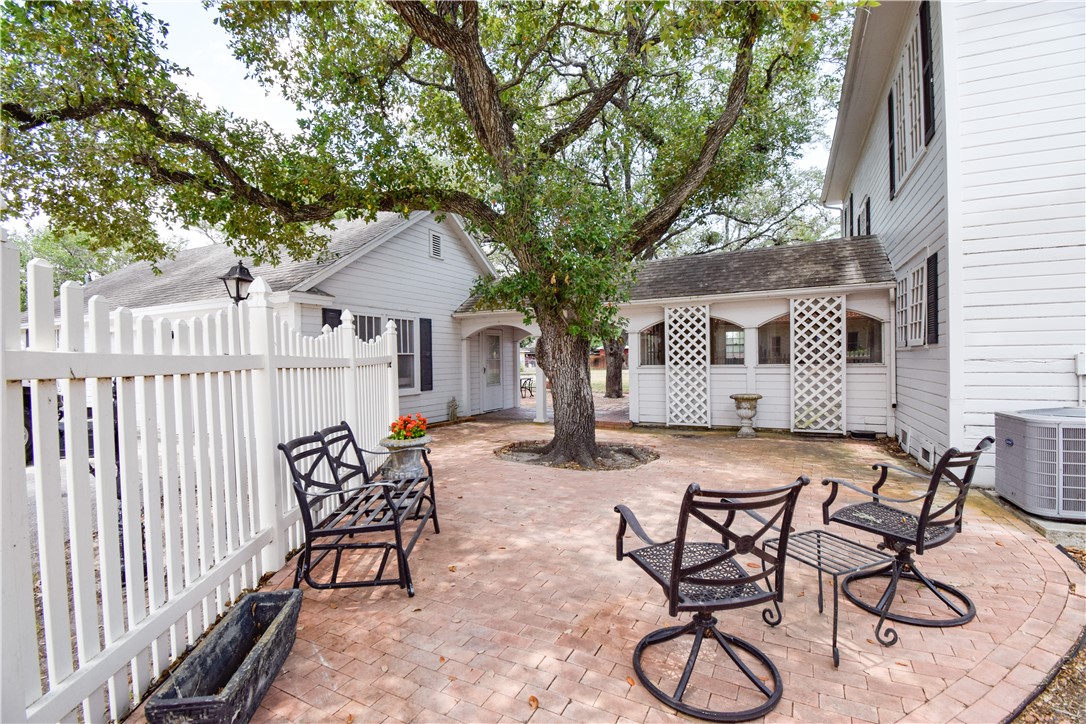 203 S Bowie St Property Photo 25