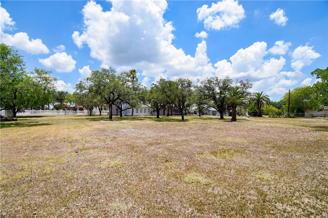 203 S Bowie St Property Photo 27