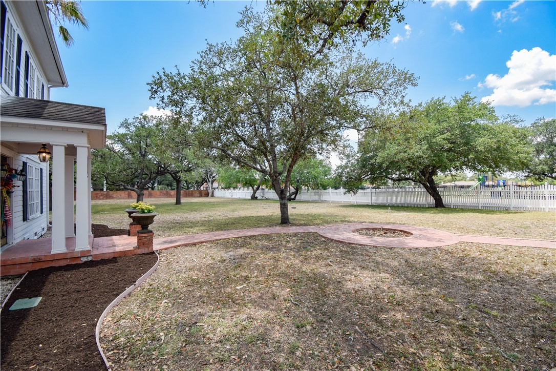 203 S Bowie St Property Photo 34