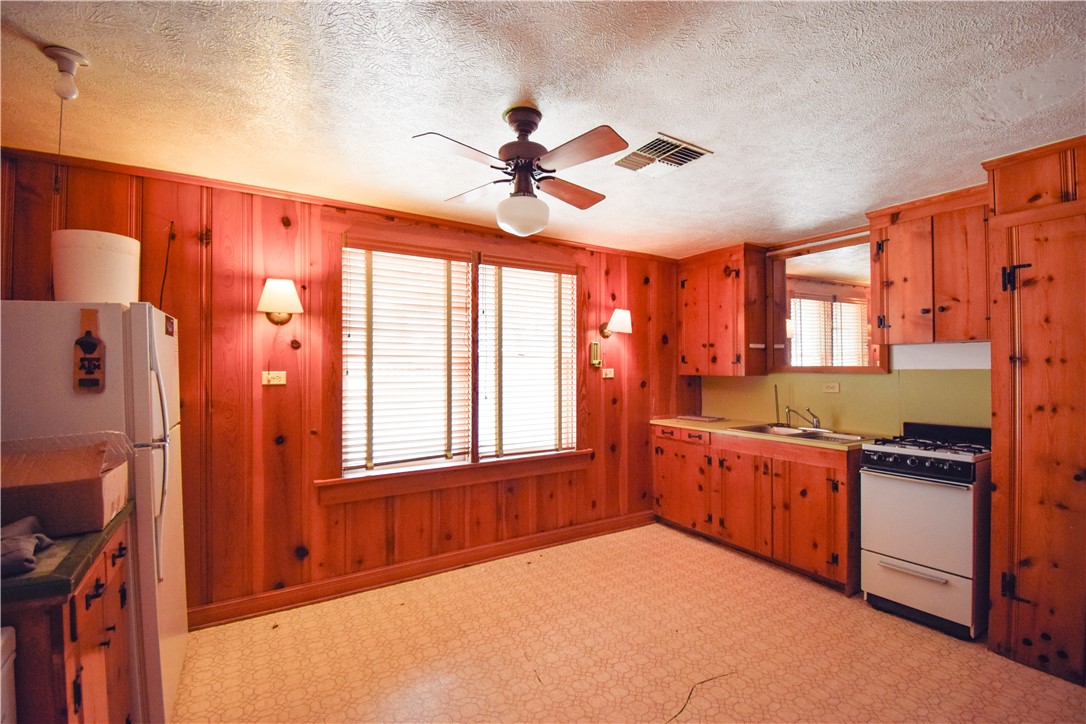 203 S Bowie St Property Photo 39