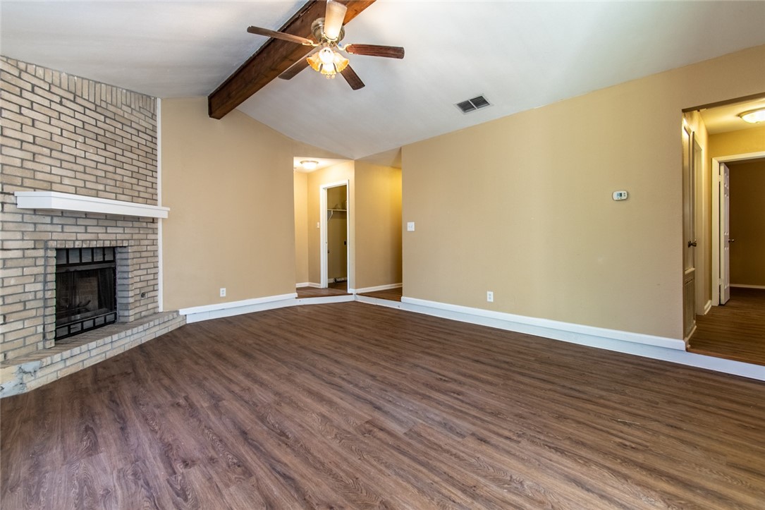 5705 Crest Pebble Dr Property Photo 5