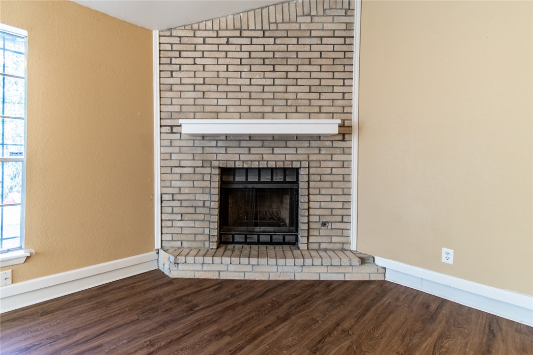 5705 Crest Pebble Dr Property Photo 6