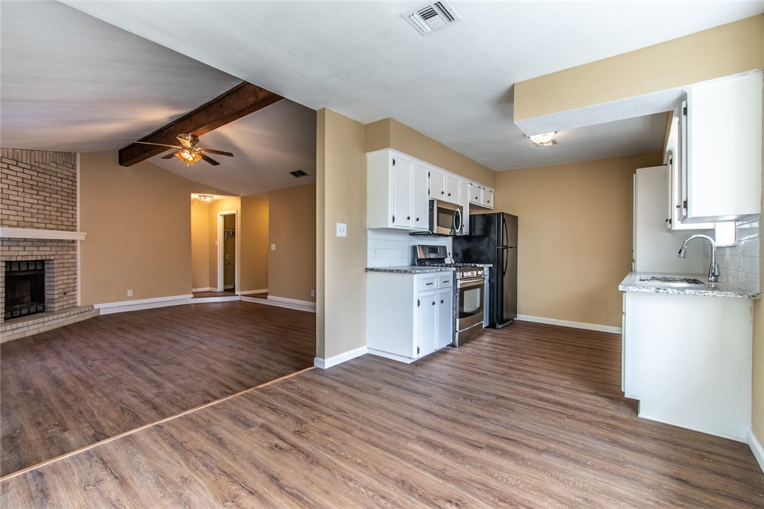 5705 Crest Pebble Dr Property Photo 9