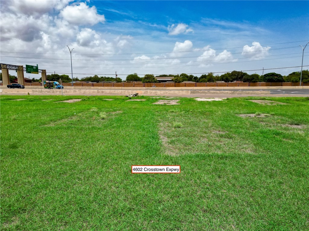 4602 Crosstown Property Photo 10