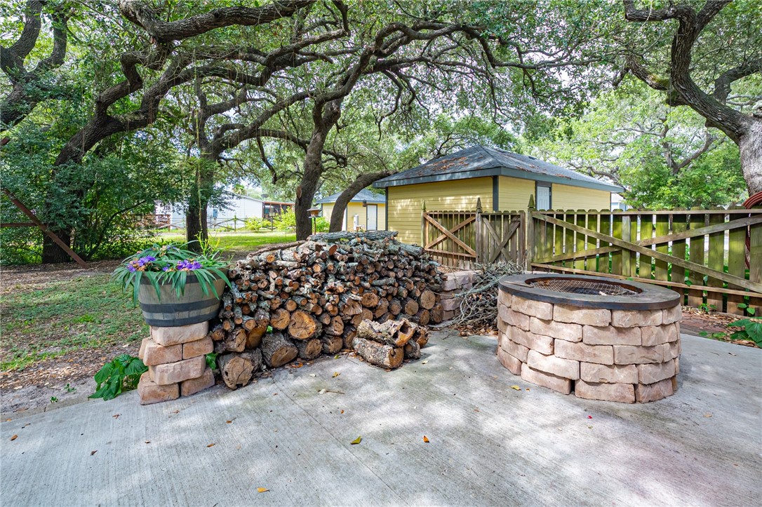 308 Cactus St Property Photo 8