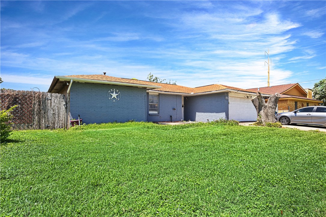 1917 Dolphin Dr Property Photo 1