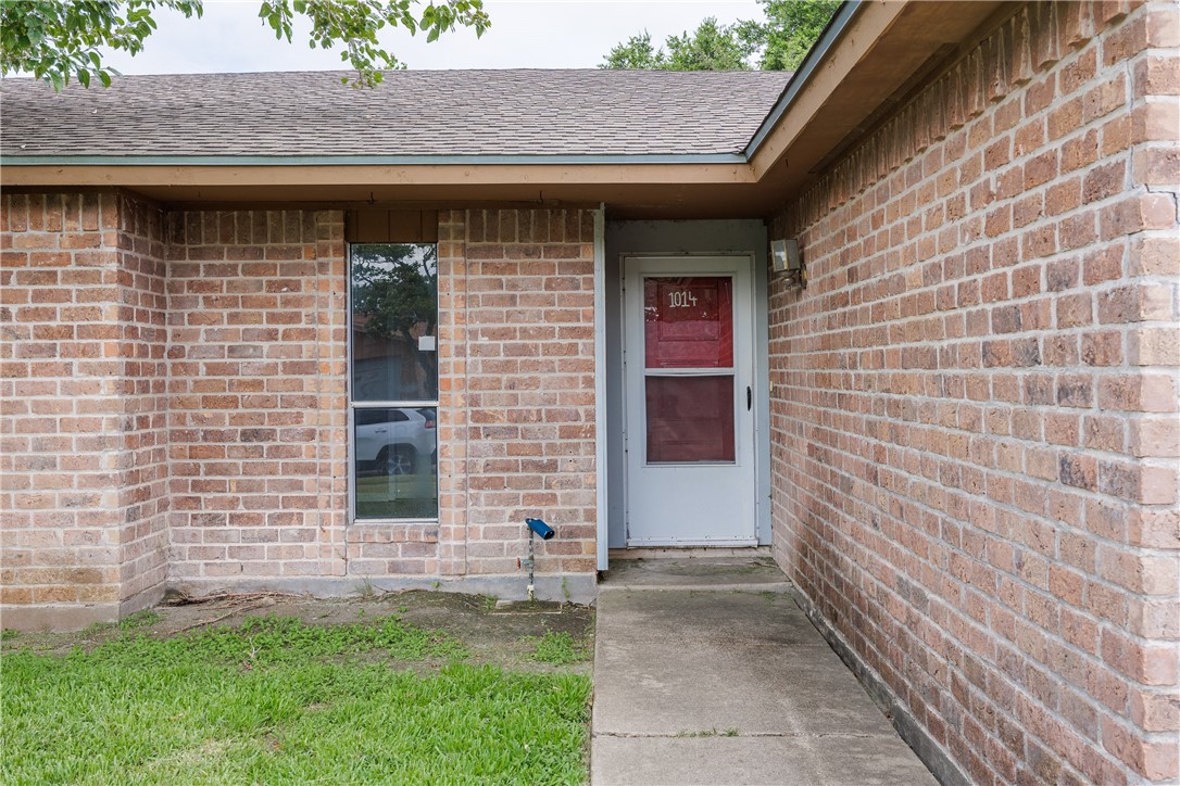 1014 Espana Dr Property Photo 4