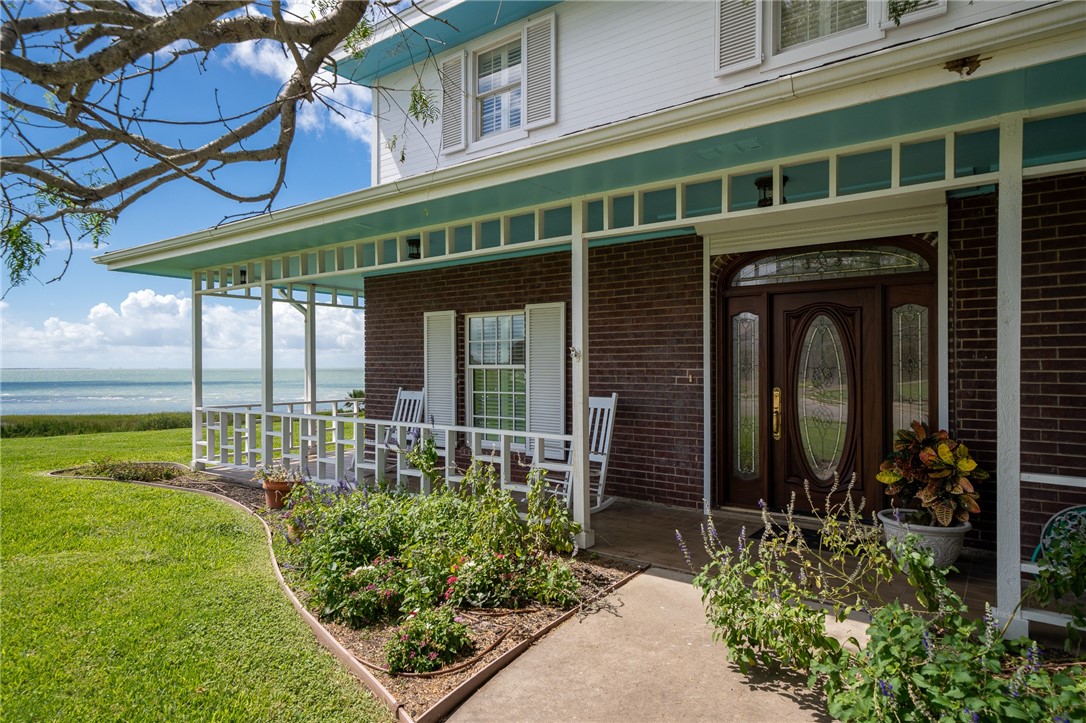 334 Pebble Beach Dr Property Photo 3