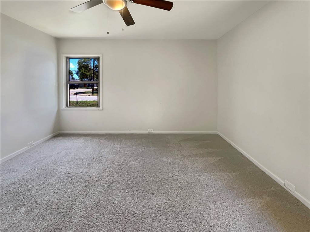 4053 Little John Dr Property Photo 4