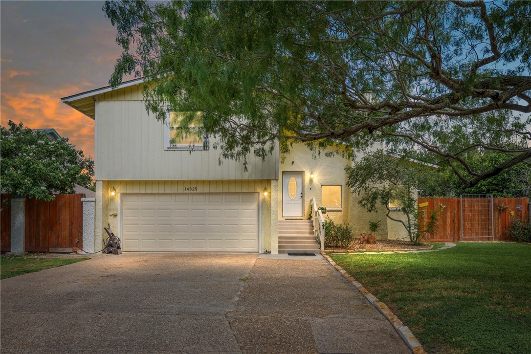 14325 Emerald St Property Photo 1