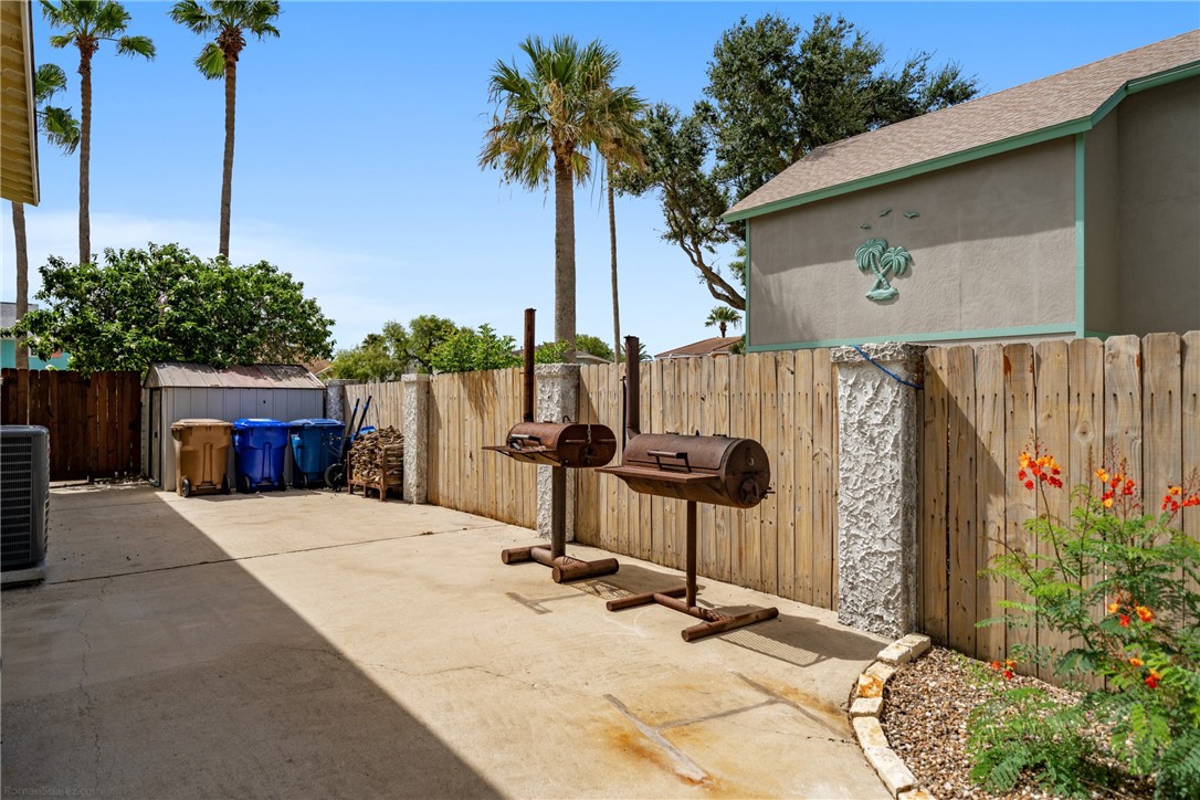 14325 Emerald St Property Photo 33