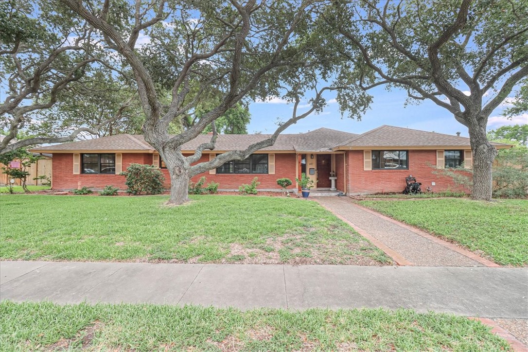 437 Bermuda Pl Property Photo 1