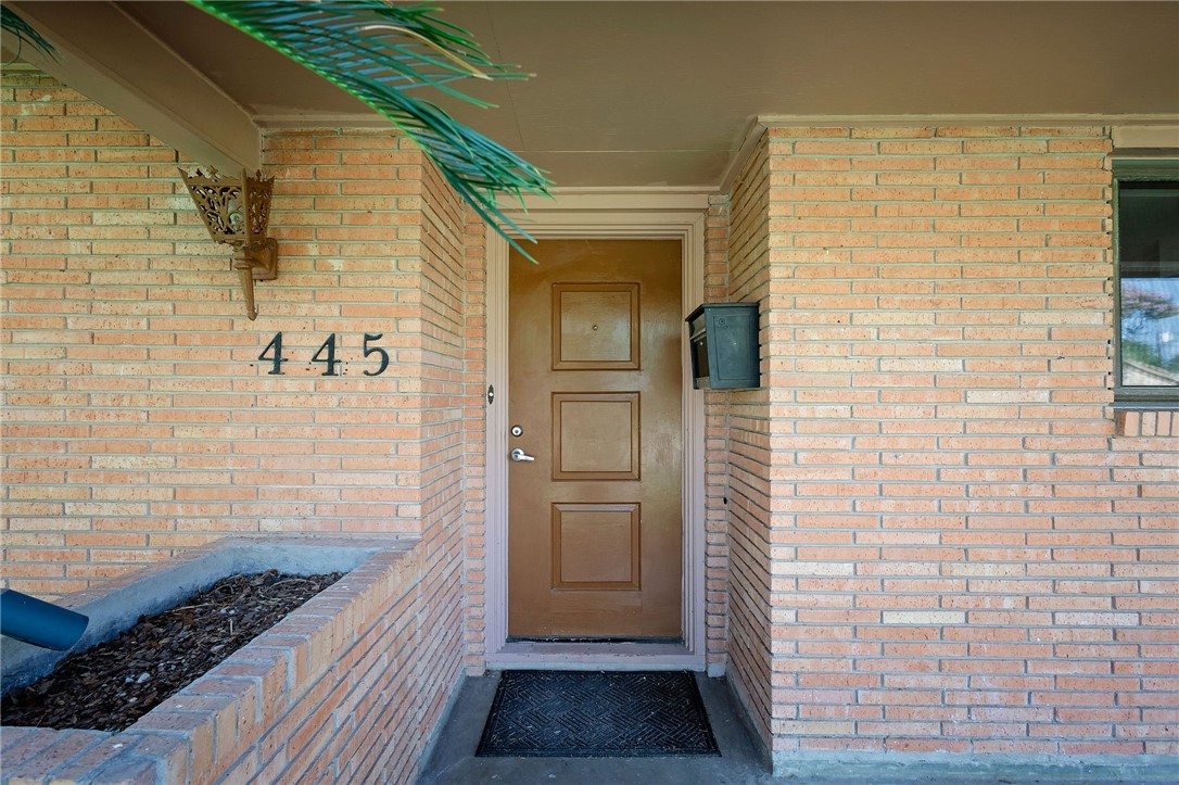 445 Poenisch Dr Property Photo 3