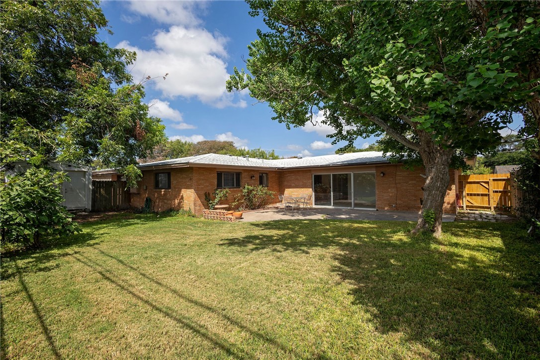 445 Poenisch Dr Property Photo 25