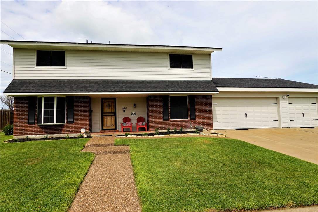 108 Markham Pl Property Photo 1