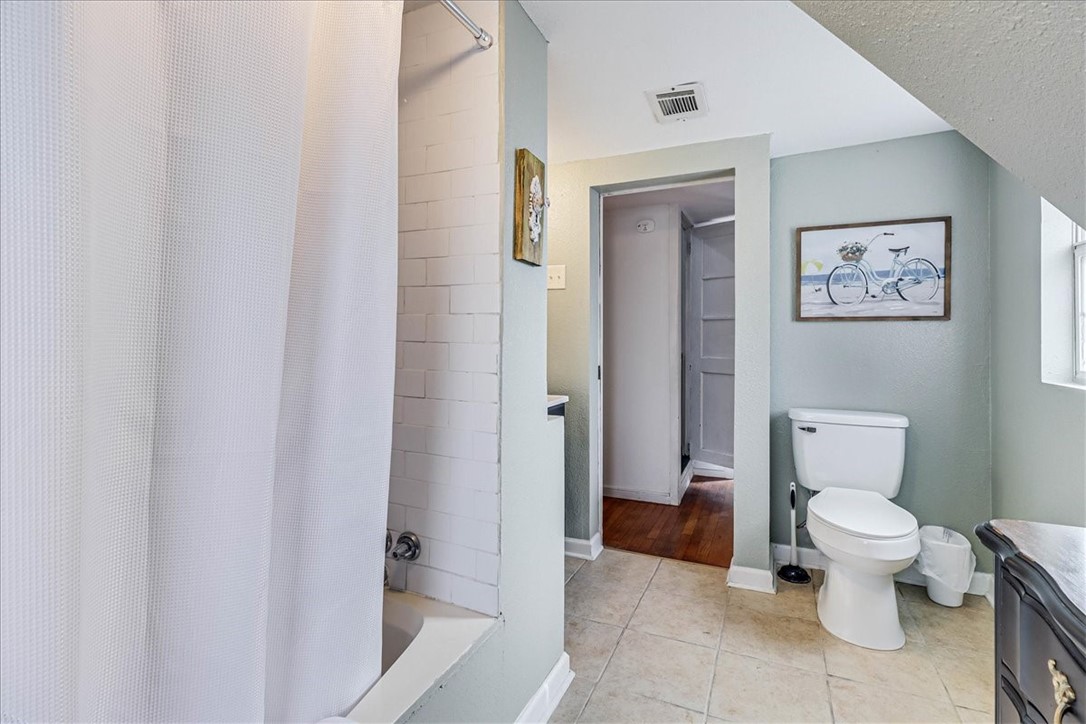 332 N Houston St Property Photo 22