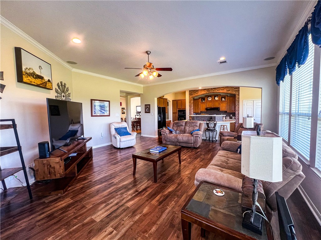 100 Harrod Property Photo 13