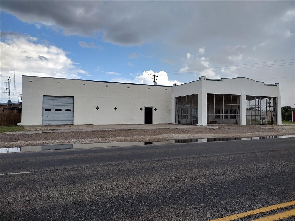 202 S Us Highway 77 Property Photo 1