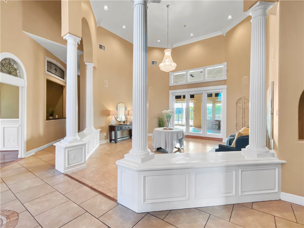 8029 Villefranche Dr Property Photo 3