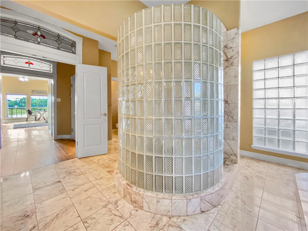 8029 Villefranche Dr Property Photo 11