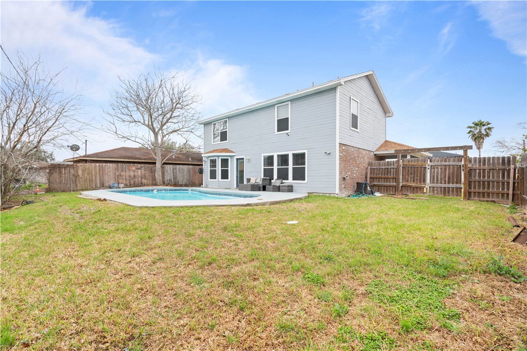 6710 Wood Iron Dr Property Photo 3