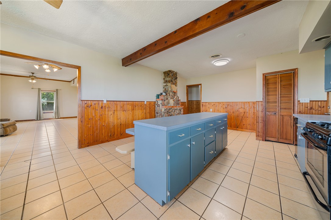 966 E Fm 628 Property Photo 17