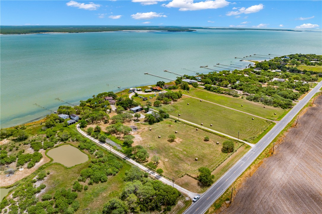 966 E Fm 628 Property Photo 31