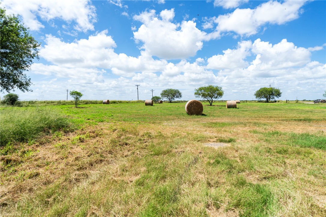 966 E Fm 628 Property Photo 33