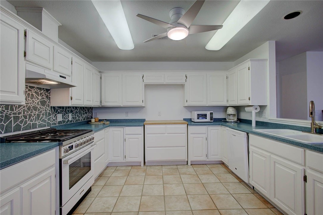 110 Mackerel Ct Property Photo 9