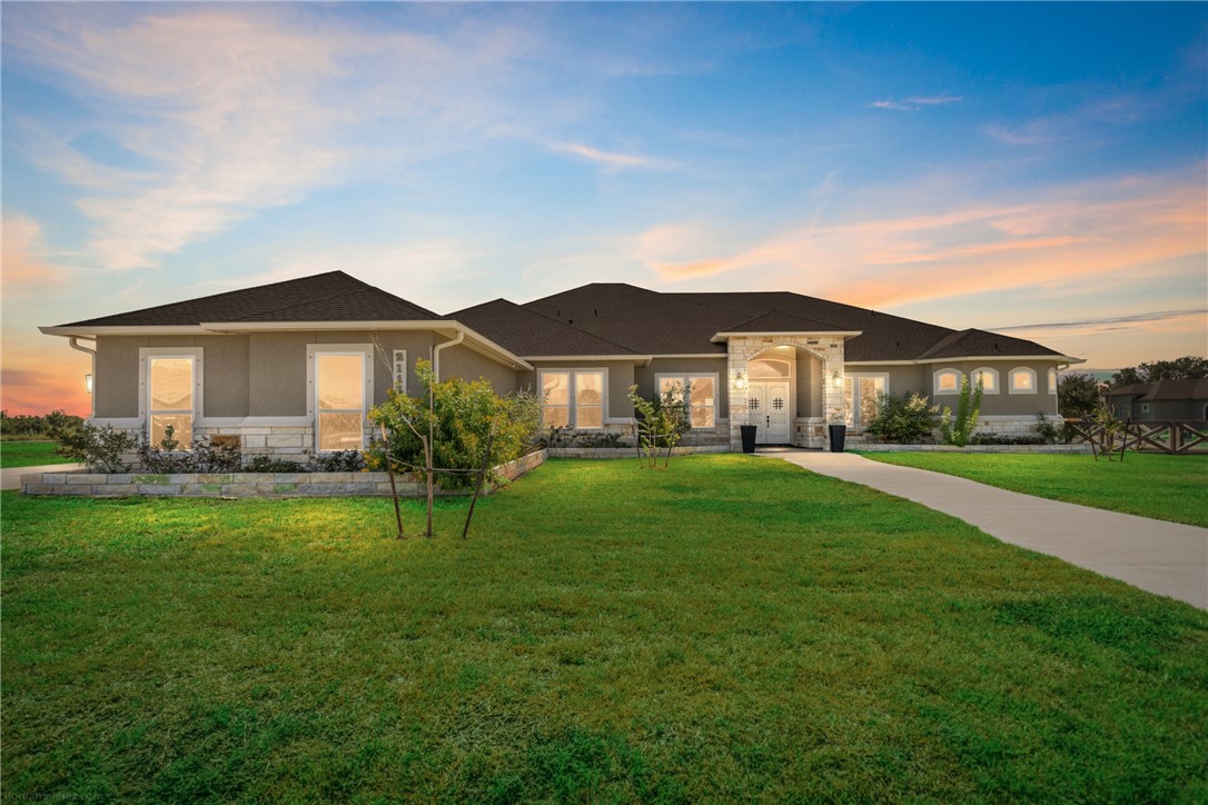 2114 Friesian Dr Property Photo 1