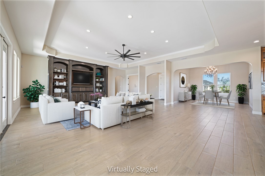 2114 Friesian Dr Property Photo 5