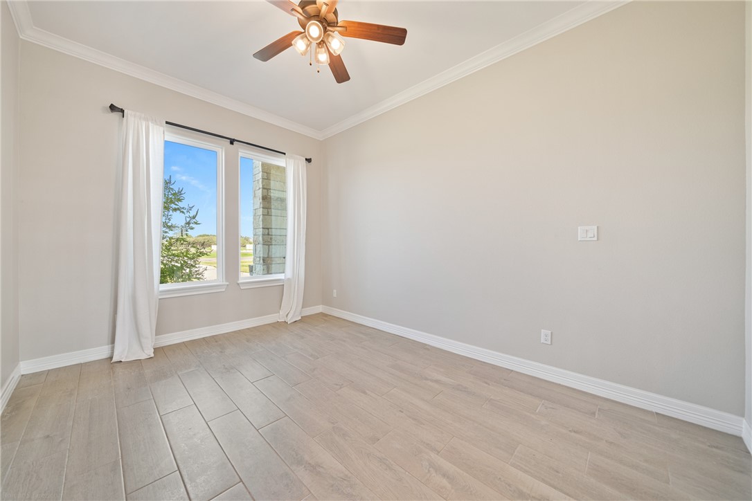 2114 Friesian Dr Property Photo 16