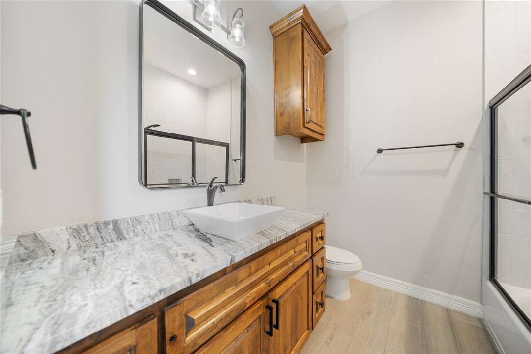 2114 Friesian Dr Property Photo 23