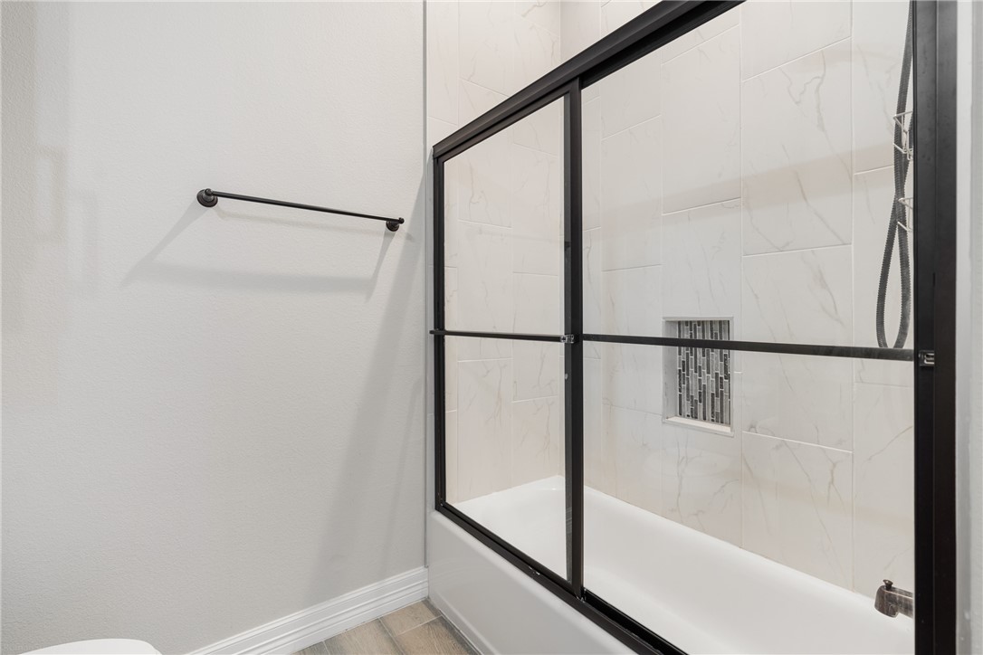 2114 Friesian Dr Property Photo 24