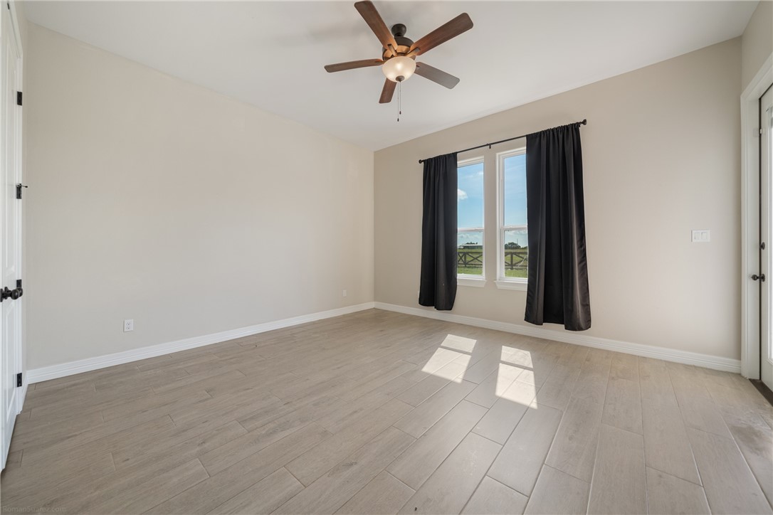 2114 Friesian Dr Property Photo 25