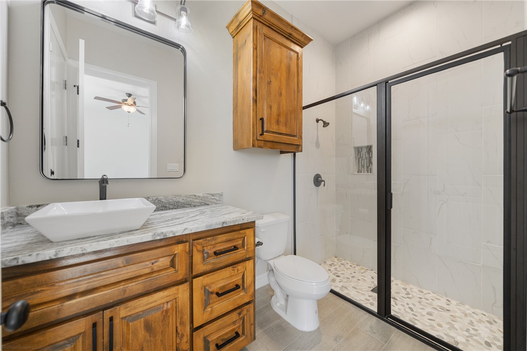 2114 Friesian Dr Property Photo 27