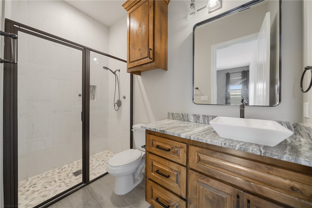 2114 Friesian Dr Property Photo 29