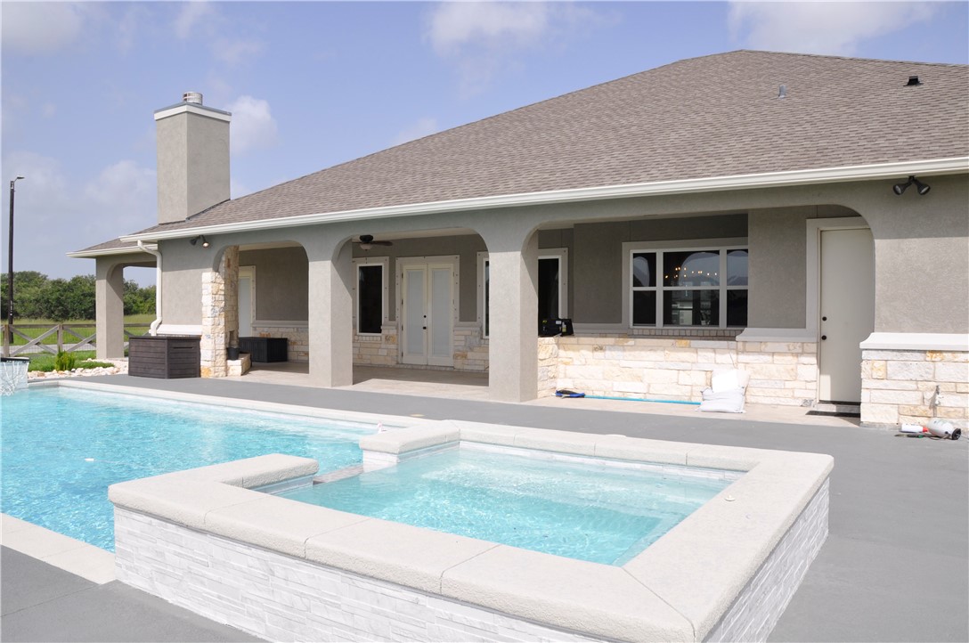 2114 Friesian Dr Property Photo 37