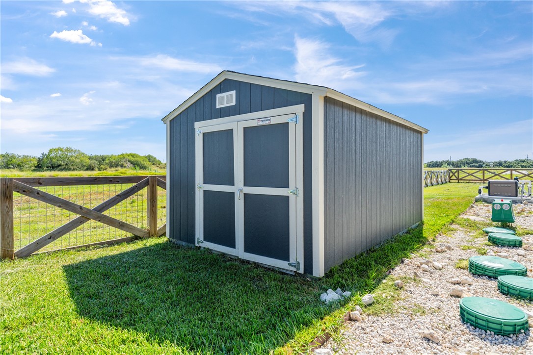 2114 Friesian Dr Property Photo 39