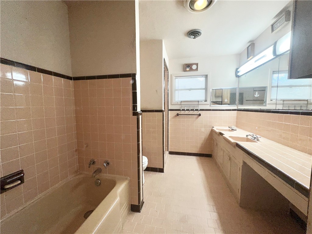 1316 Northwood St Property Photo 13