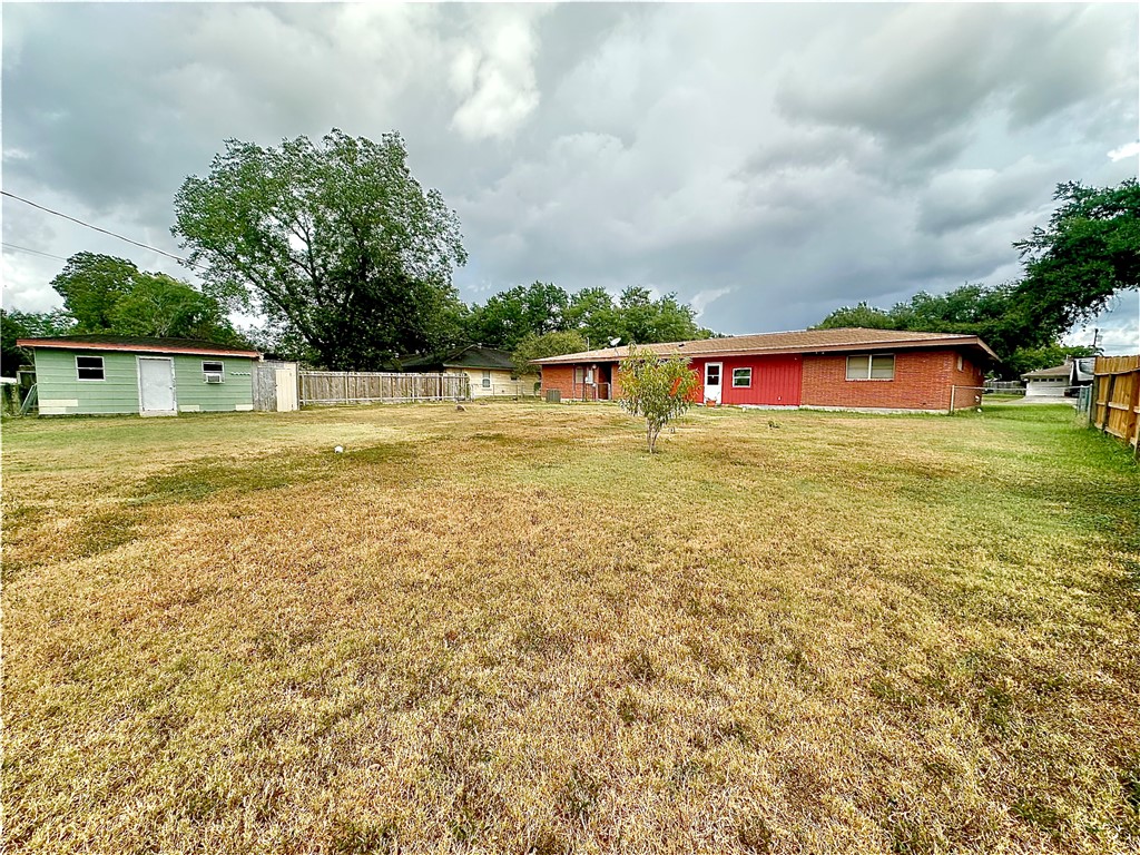 1316 Northwood St Property Photo 22