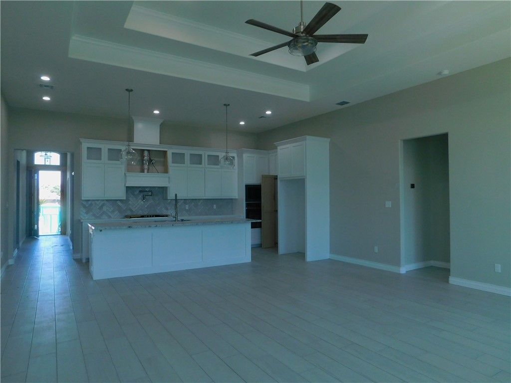 13941 Flintlock Dr Property Photo 5