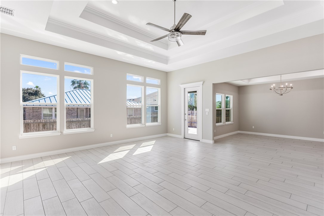 13941 Flintlock Dr Property Photo 5